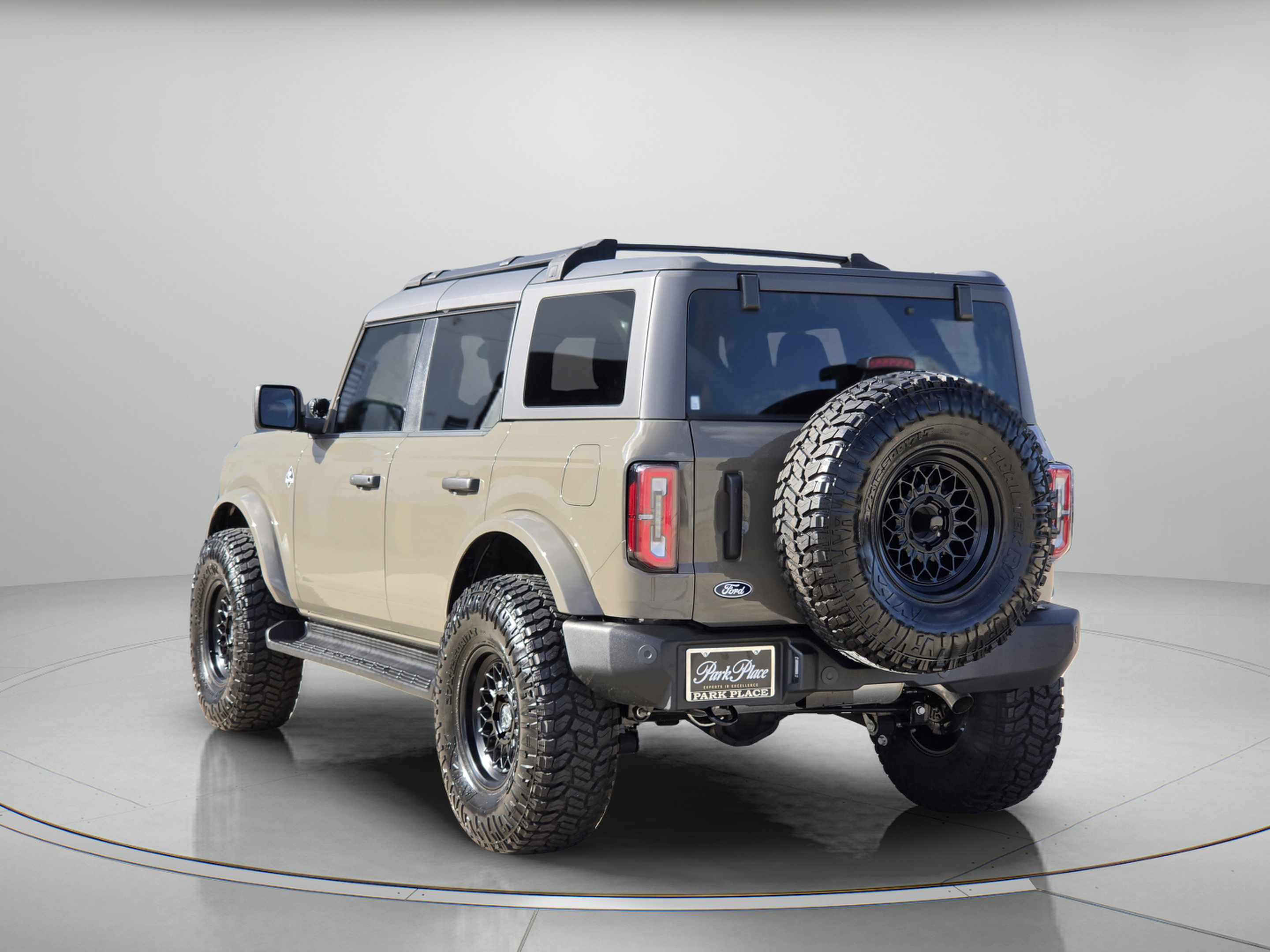 Used 2026 Ford Bronco Outer Banks AWD/4WD image 3