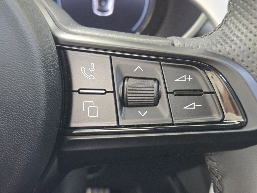 Used 2024 Alfa Romeo Stelvio Veloce image 34