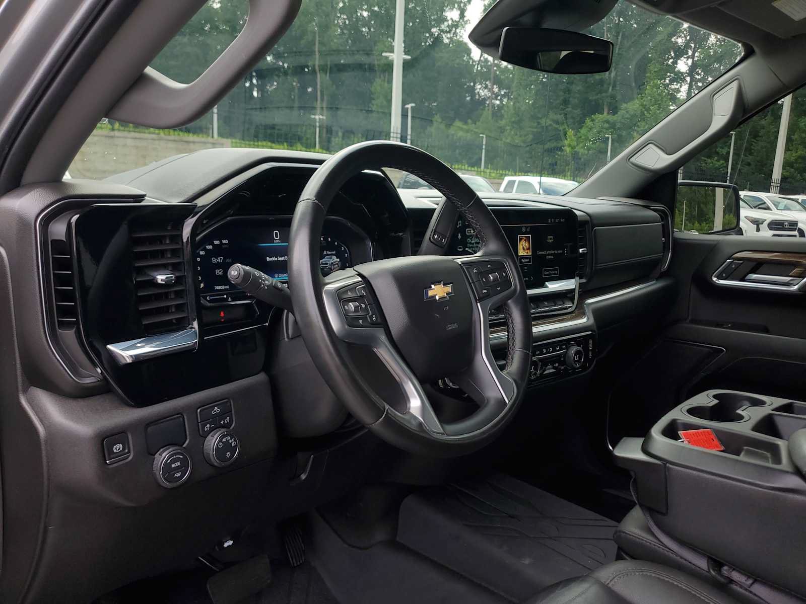 Used 2024 Chevrolet Silverado 1500 LT w/ Leather Package RWD image 15