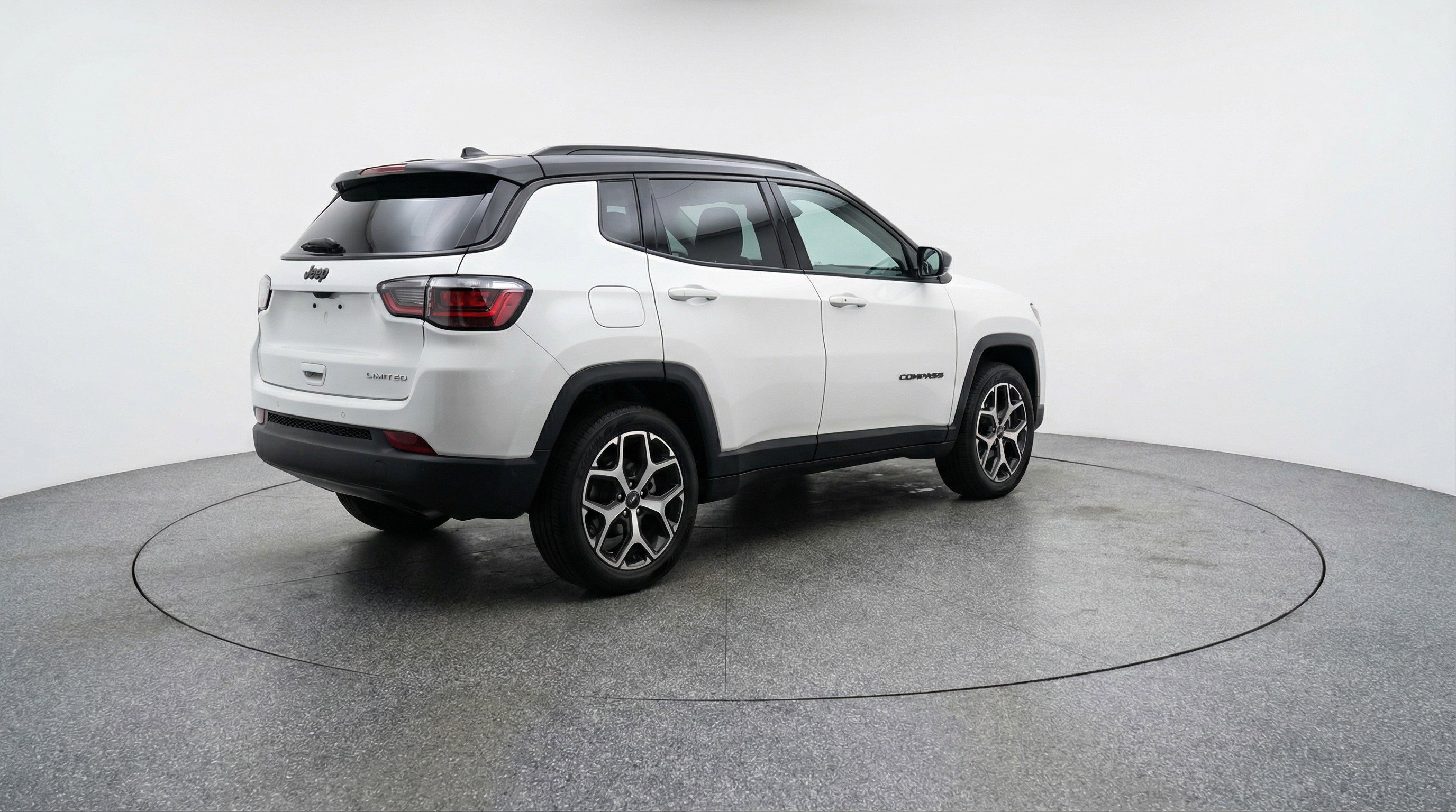 Used 2025 Jeep Compass Limited image 9