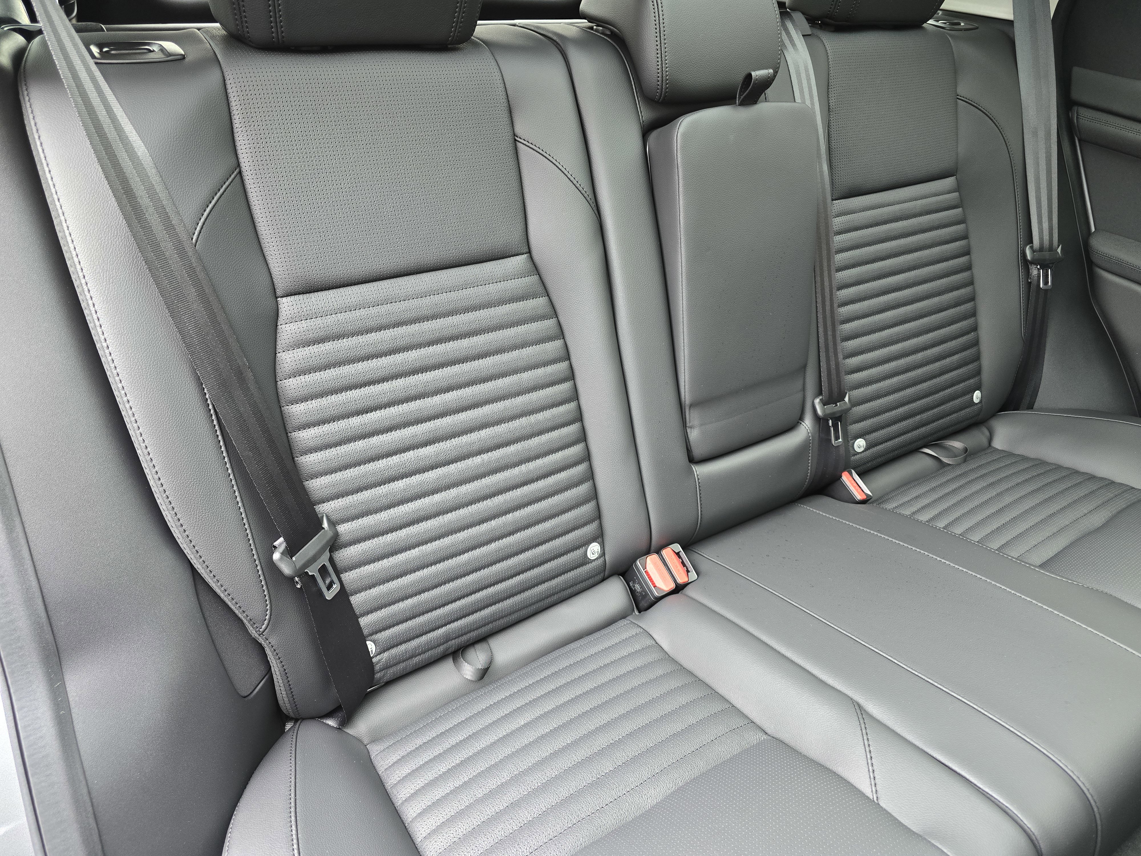 New 2025 Land Rover Discovery Sport S image 19