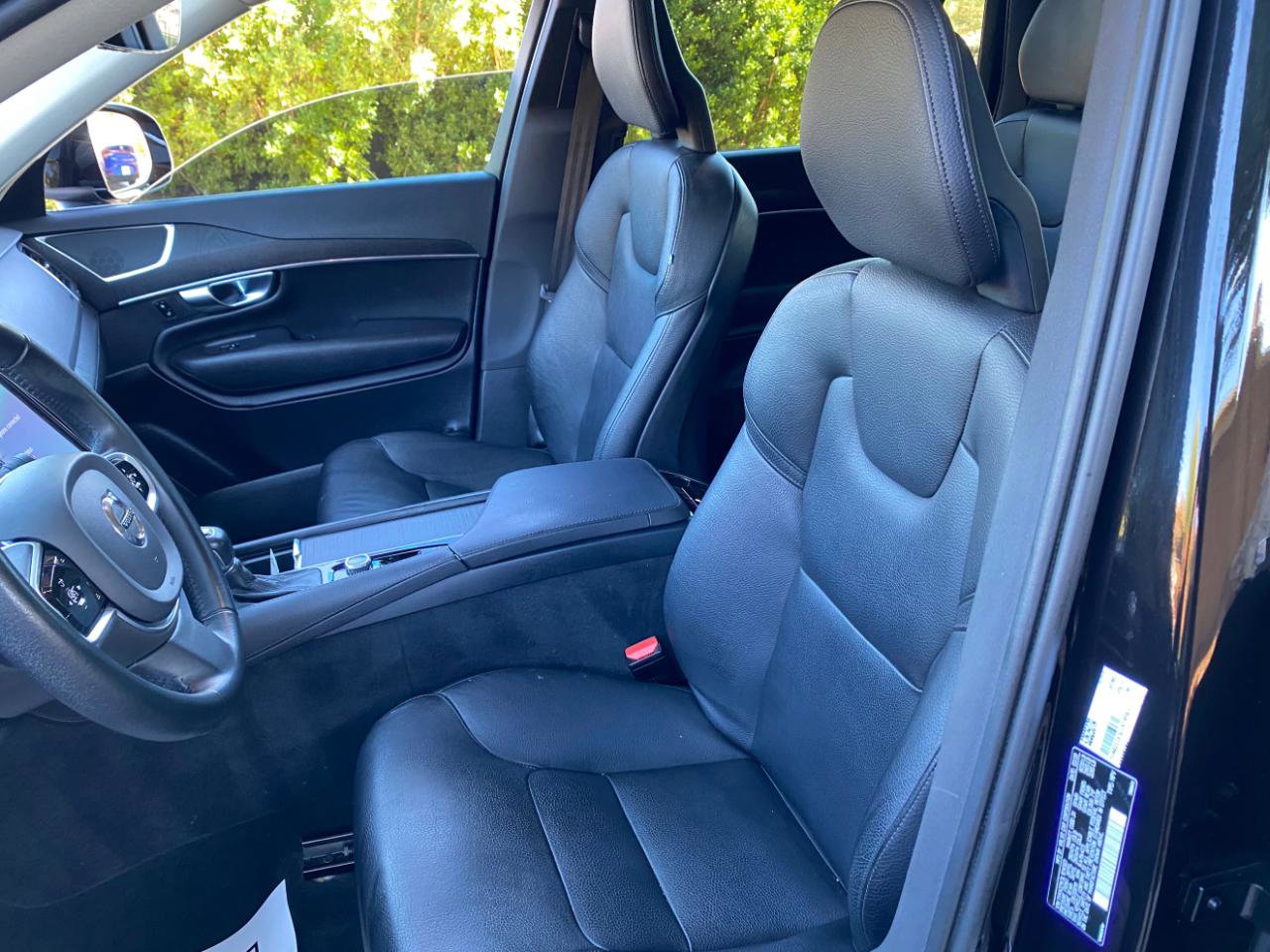 Used 2020 Volvo XC90 T6 Momentum image 25