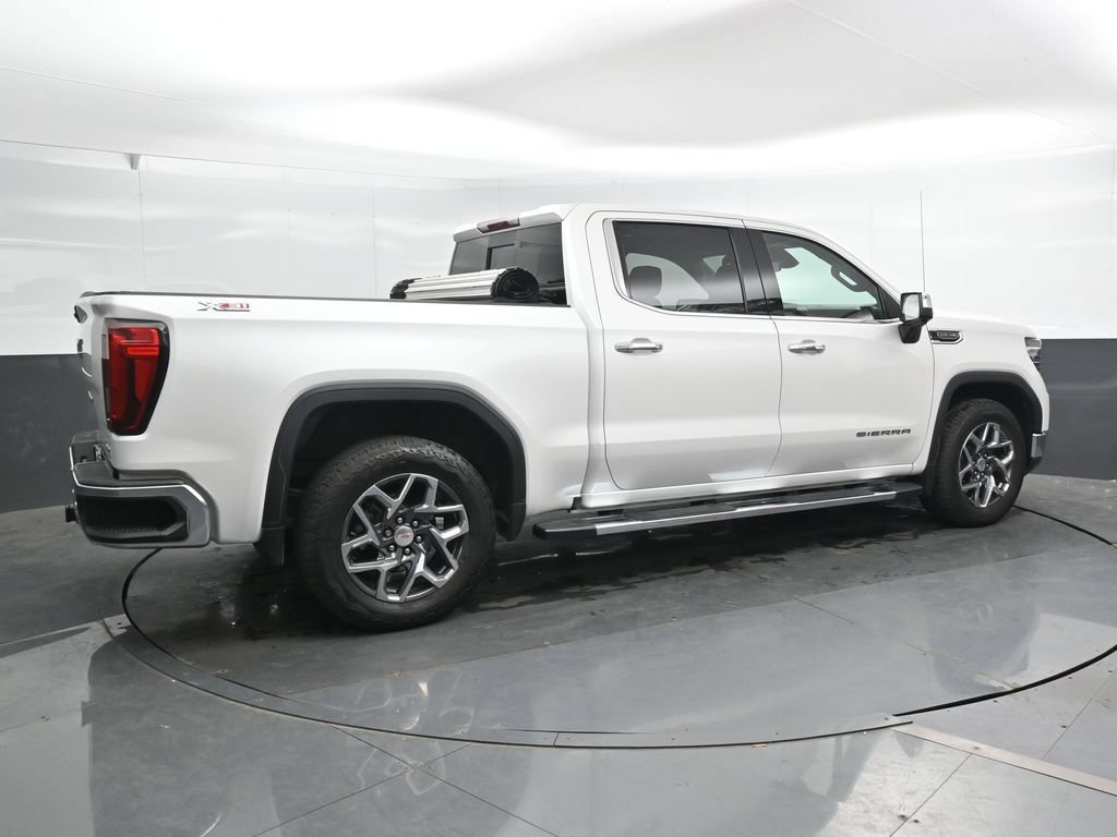Used 2022 GMC Sierra 1500 SLT w/ SLT Premium Plus Package AWD/4WD image 4