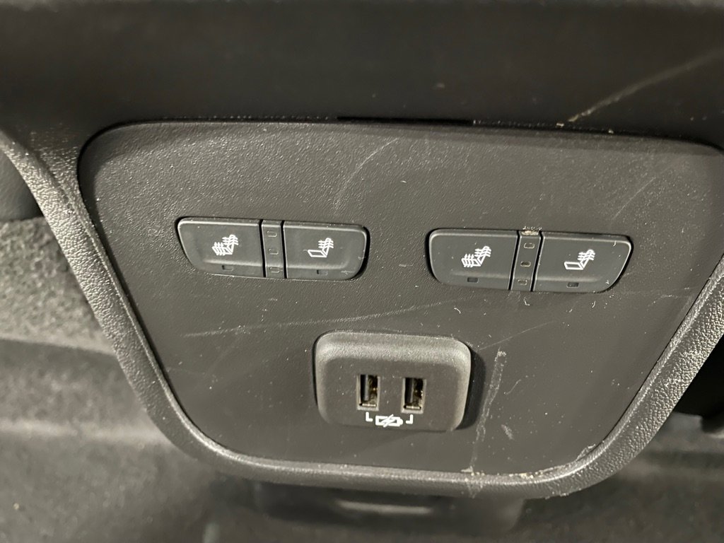 Used 2021 Chevrolet Equinox Premier image 23