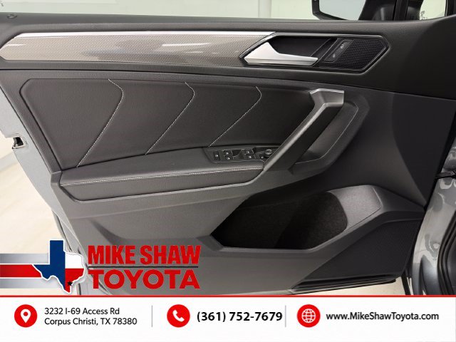 Used 2023 Volkswagen Tiguan SE R-Line FWD image 27