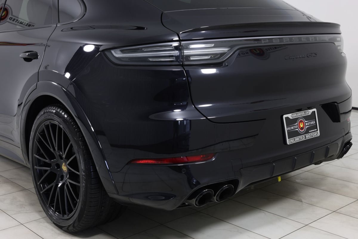 Used 2022 Porsche Cayenne GTS w/ Premium Package Plus AWD/4WD image 46