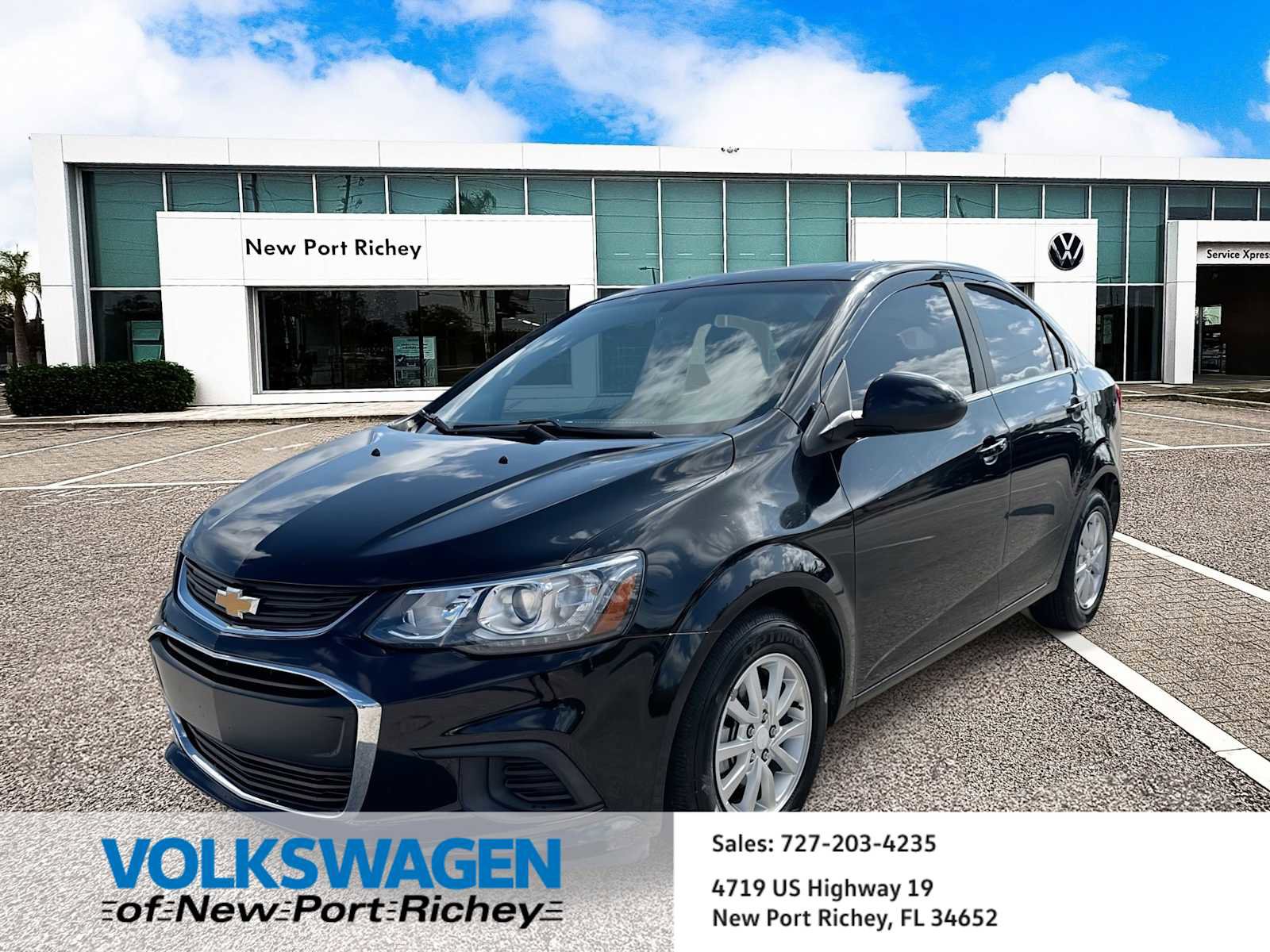 Used 2020 Chevrolet Sonic LT w/ Convenience Package FWD image 1