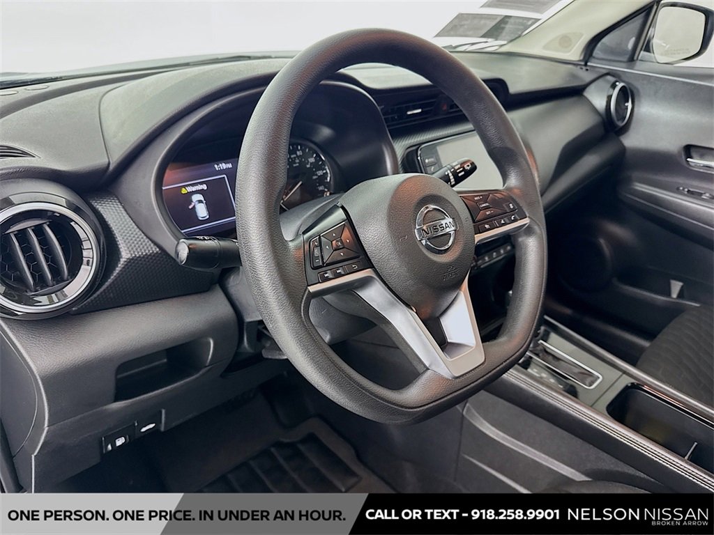 Used 2021 Nissan Kicks SV image 9