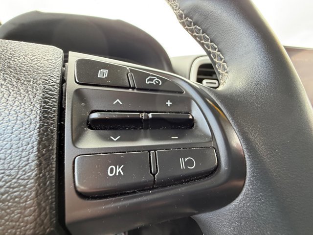 Used 2023 Hyundai Venue Limited w/ Cargo Package image 17