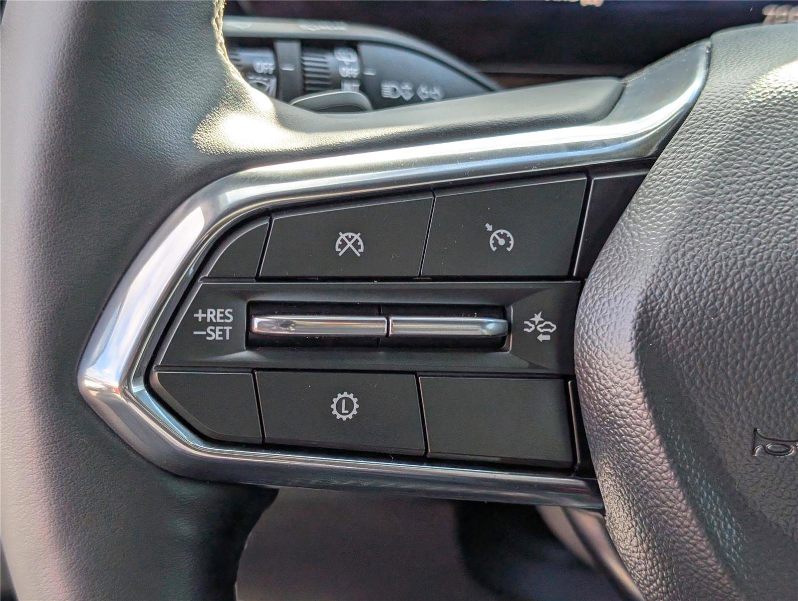 Used 2025 Chevrolet Traverse Z71 w/ Driver Confidence Package image 25