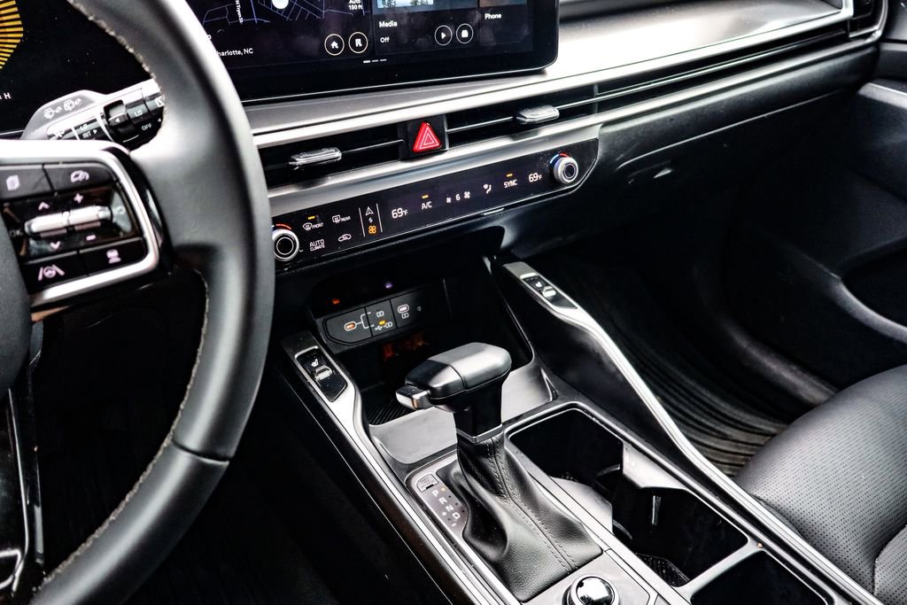 Used 2025 Kia Sorento S w/ Panoramic Sunroof Package image 29