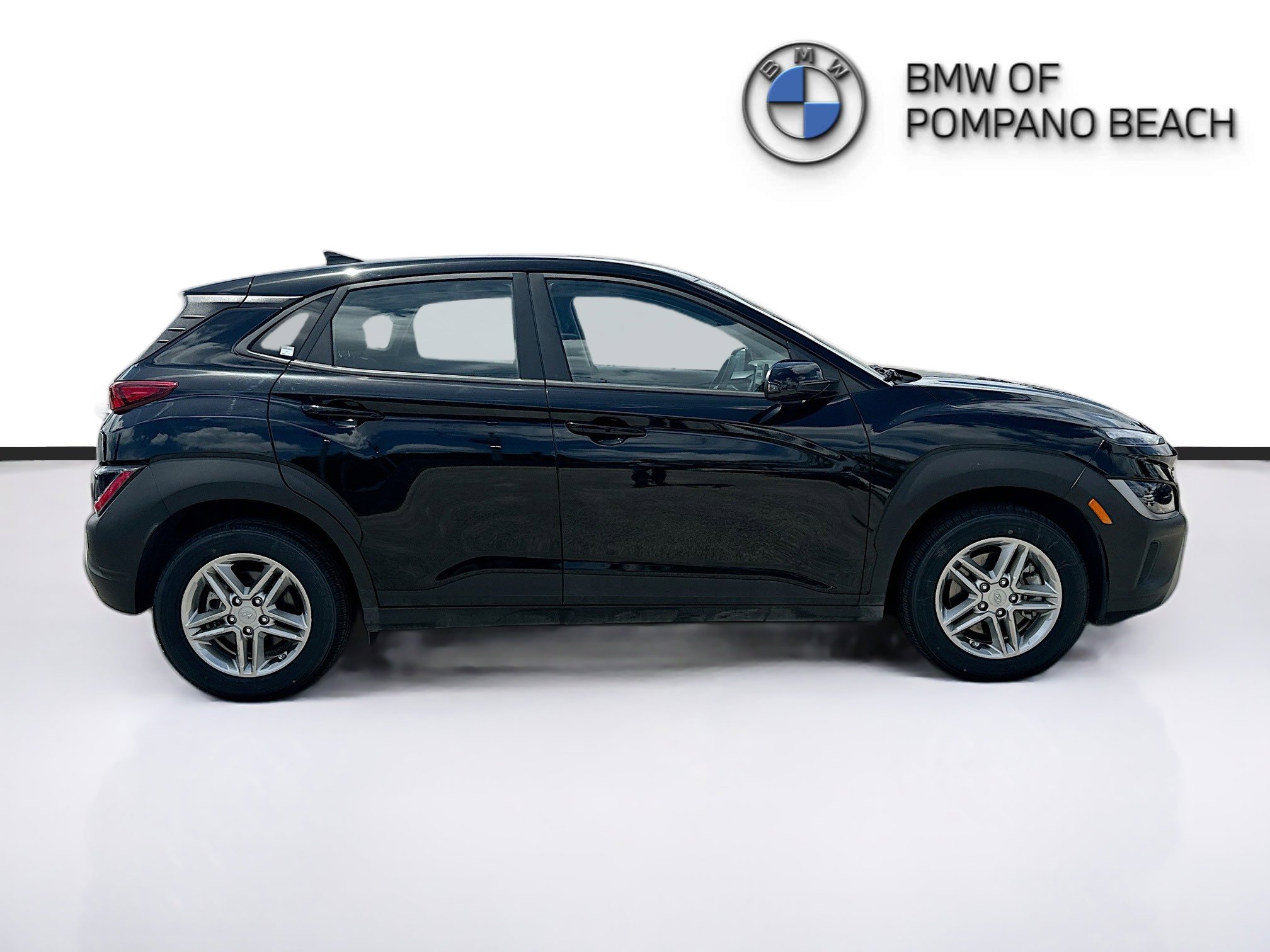 Used 2023 Hyundai Kona SE image 8