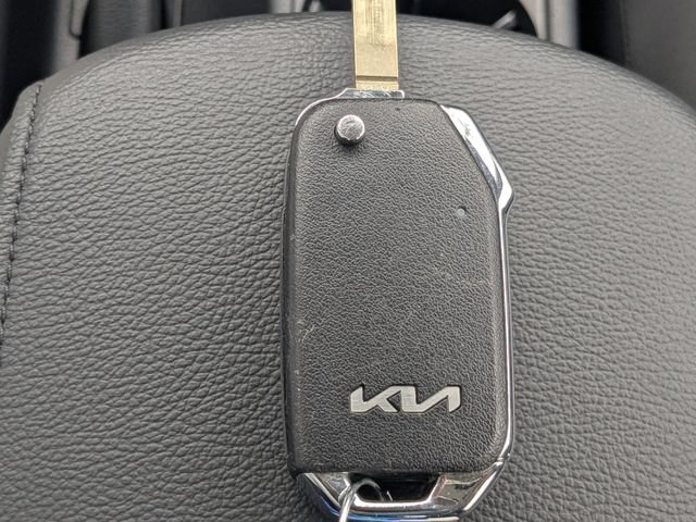 Certified 2025 Kia Soul LX w/ LX Technology Package FWD image 29
