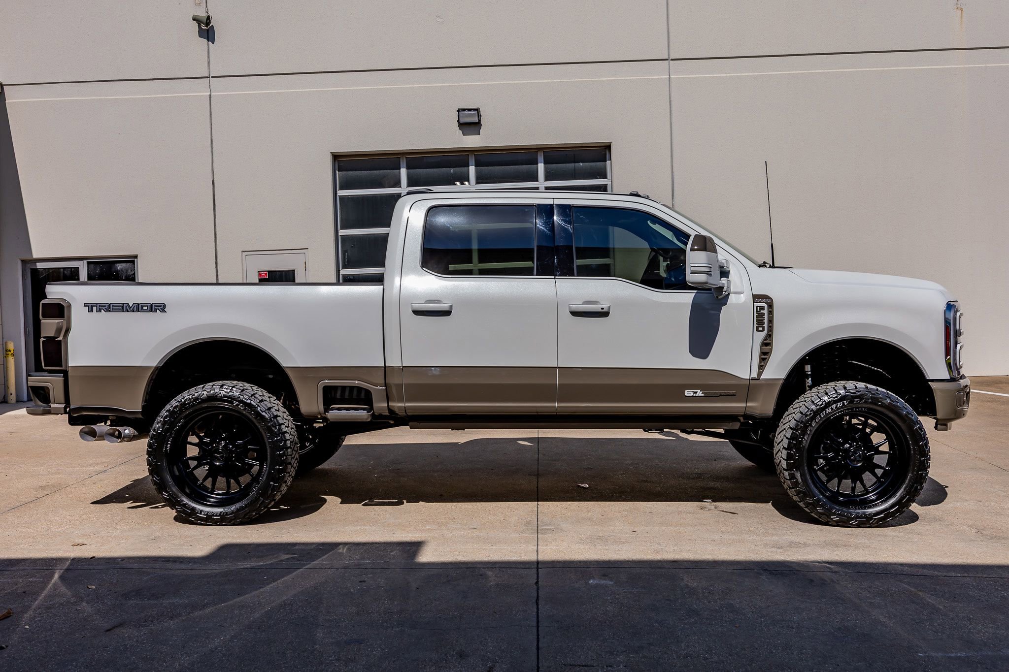 Used 2026 Ford F250 King Ranch w/ Tremor Off-Road Package image 11