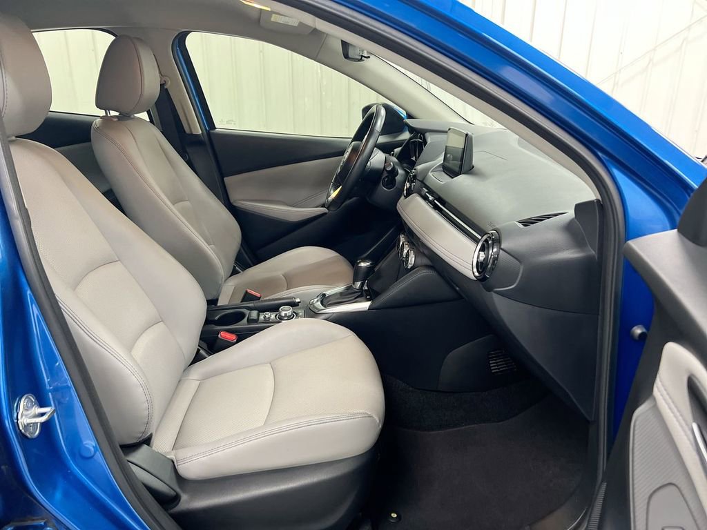 Used 2019 Toyota Yaris XLE image 21