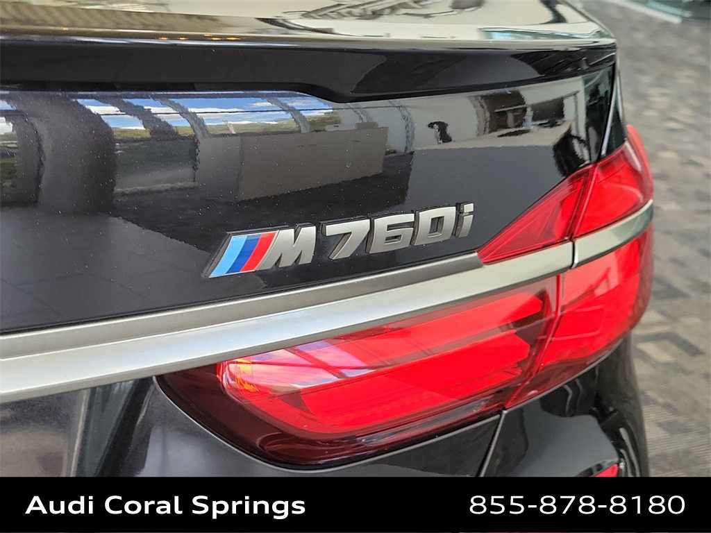 Used 2018 BMW M760i xDrive image 7