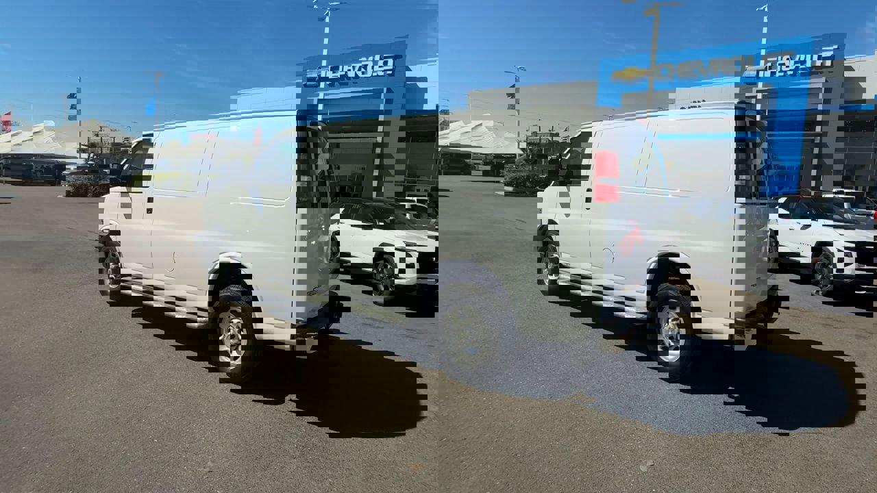 Used 2024 Chevrolet Express 2500 w/ Driver Convenience Package image 5