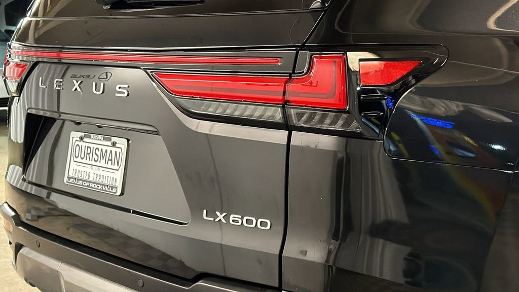 Used 2023 Lexus LX 600 4WD w/ Appearance Package image 9