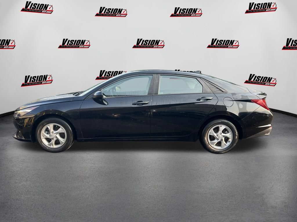 Used 2023 Hyundai Elantra SE FWD image 2