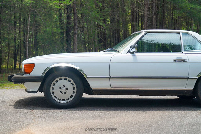 Used 1989 Mercedes-Benz 560 SL image 4