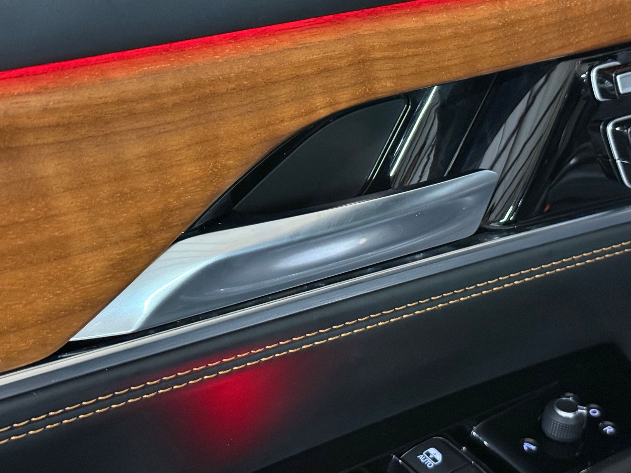 Used 2024 Jeep Grand Wagoneer Series III w/ HD Trailer Tow Package image 20