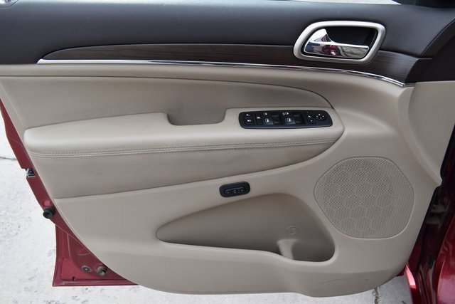 Used 2014 Jeep Grand Cherokee Overland image 12