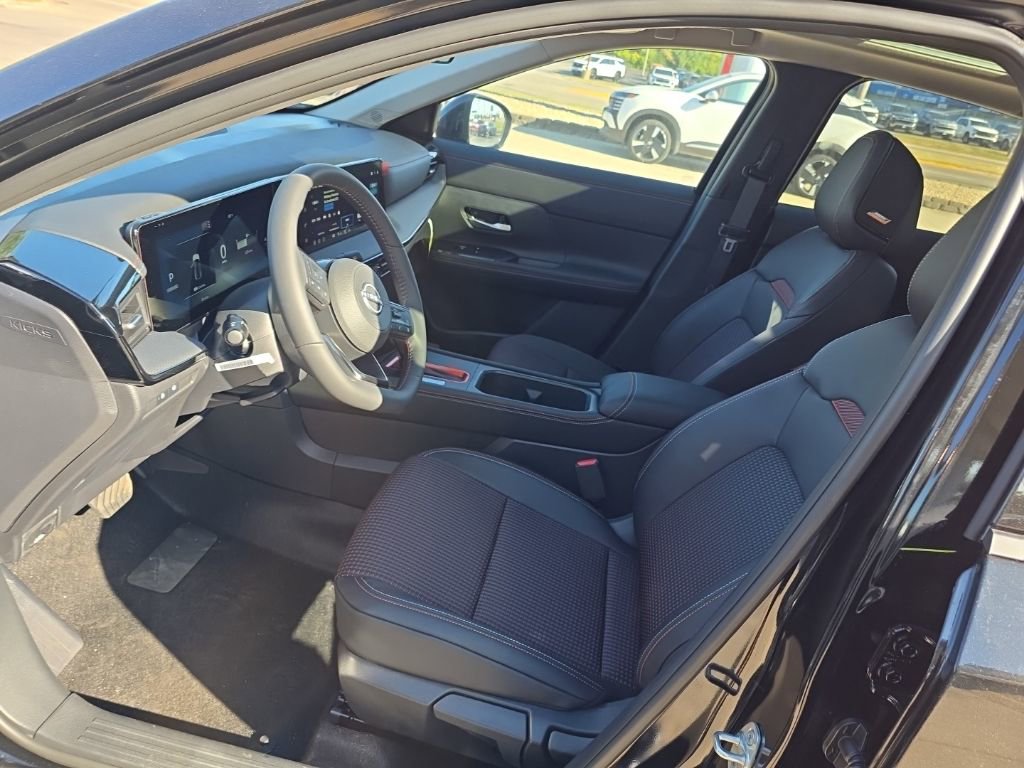 New 2026 Nissan Kicks SR w/ SR Premium Package AWD/4WD image 16