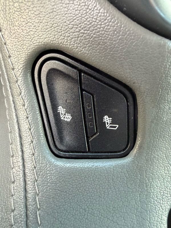 Used 2019 Chevrolet Suburban LT AWD/4WD image 16