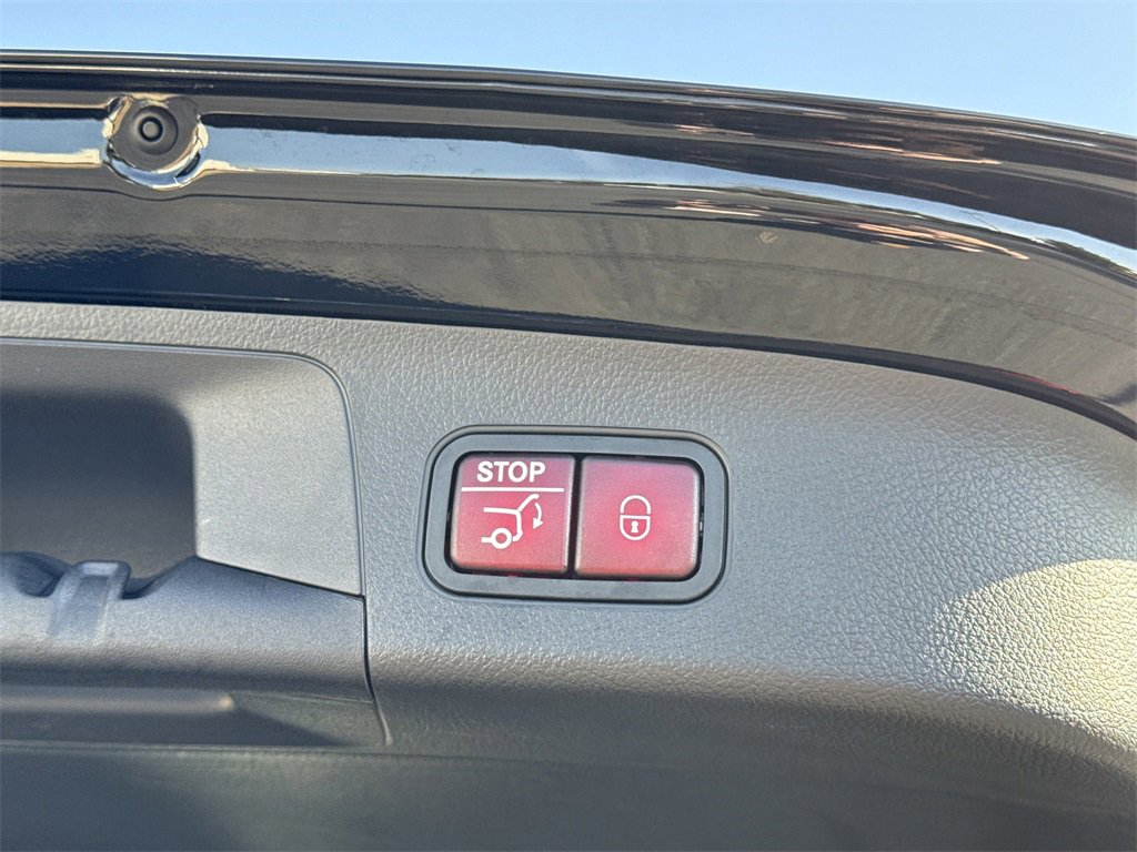 Certified 2025 Mercedes-Benz GLA 250 image 16