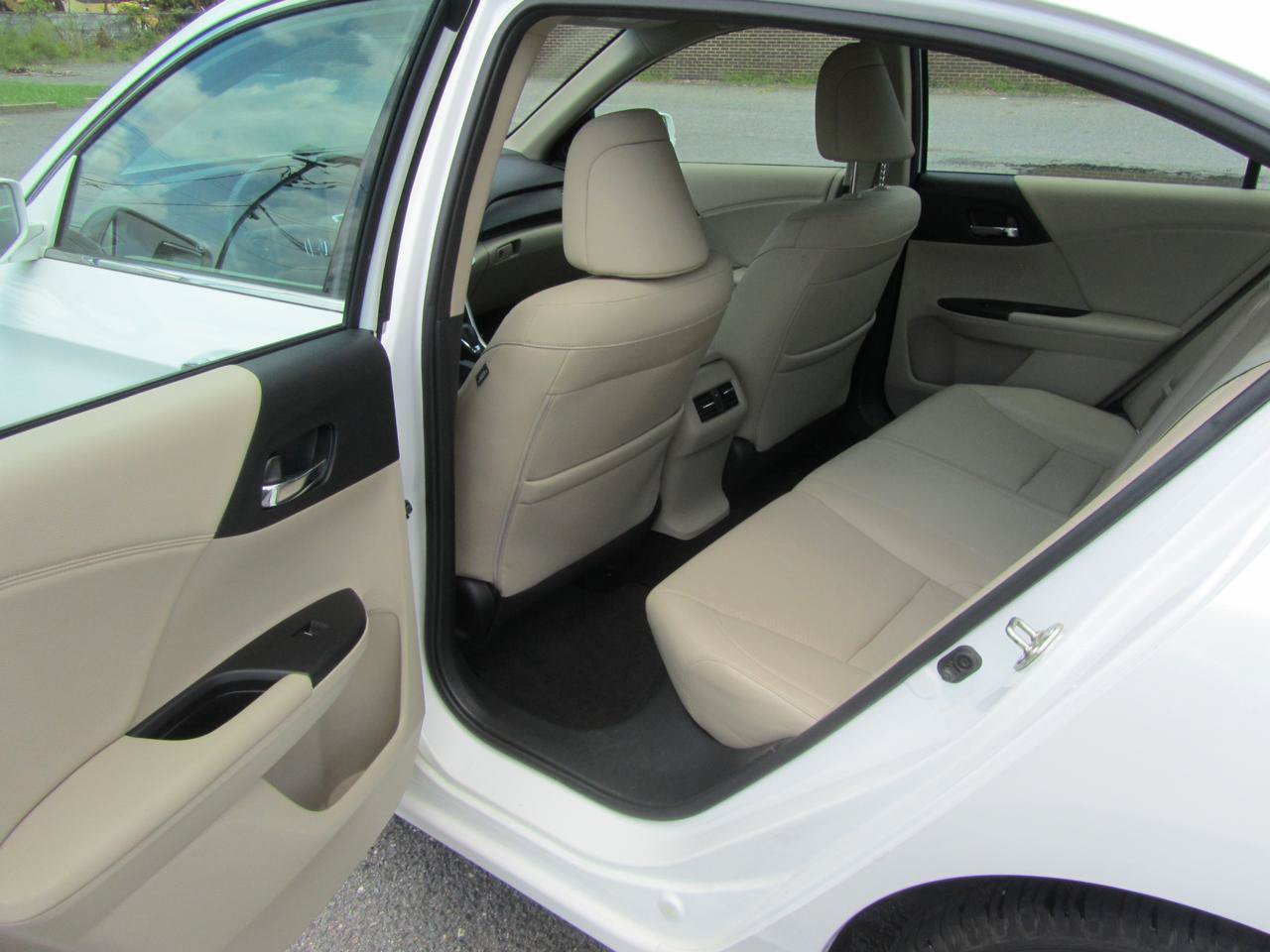 Used 2015 Honda Accord EX-L image 19