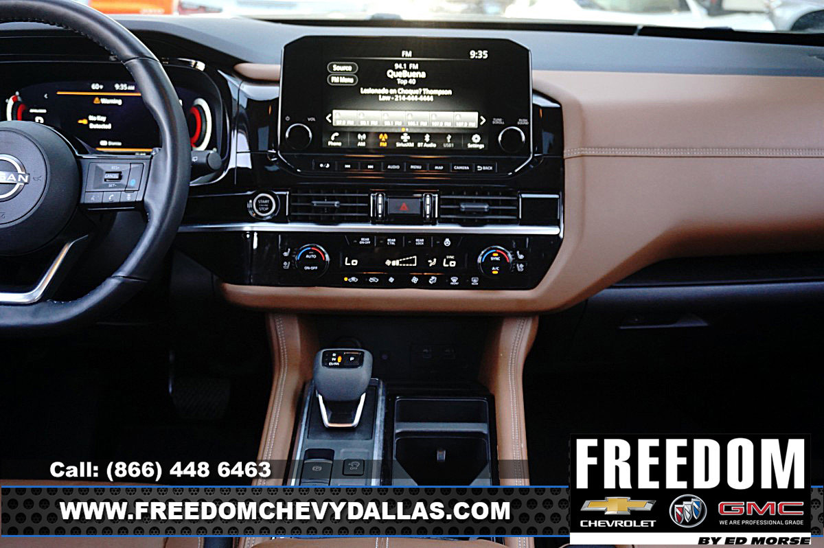 Used 2024 Nissan Pathfinder Platinum w/ Cargo Package image 16