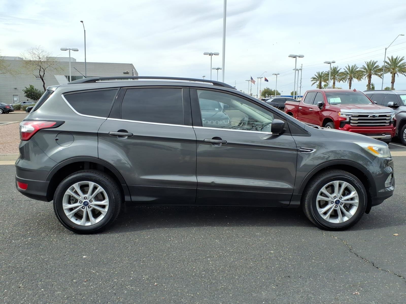 Used 2017 Ford Escape SE w/ Equipment Group 201A image 8