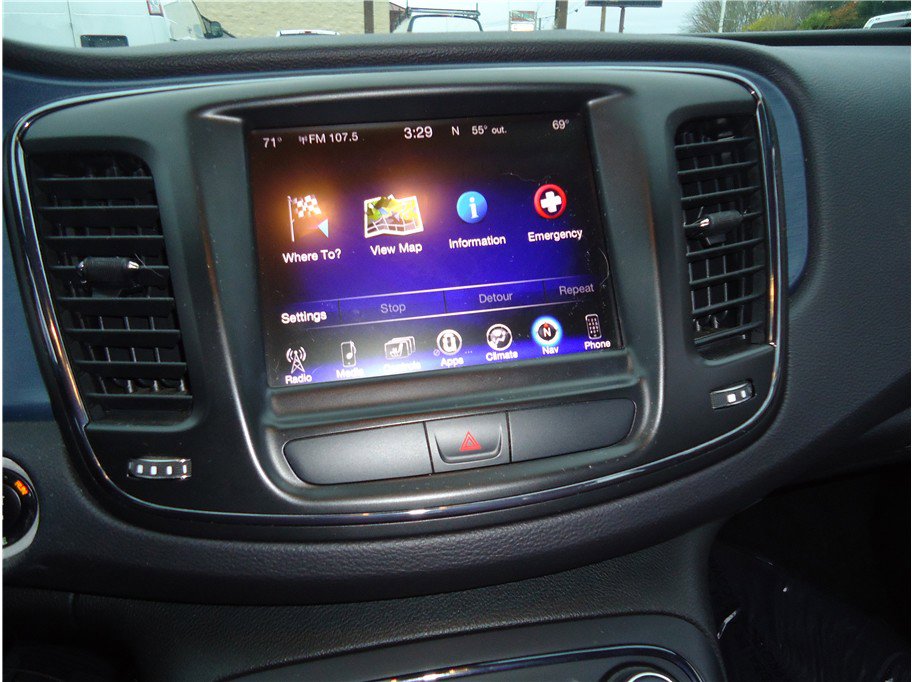 Used 2015 Chrysler 200 S w/ Navigation & Sound Group I image 20