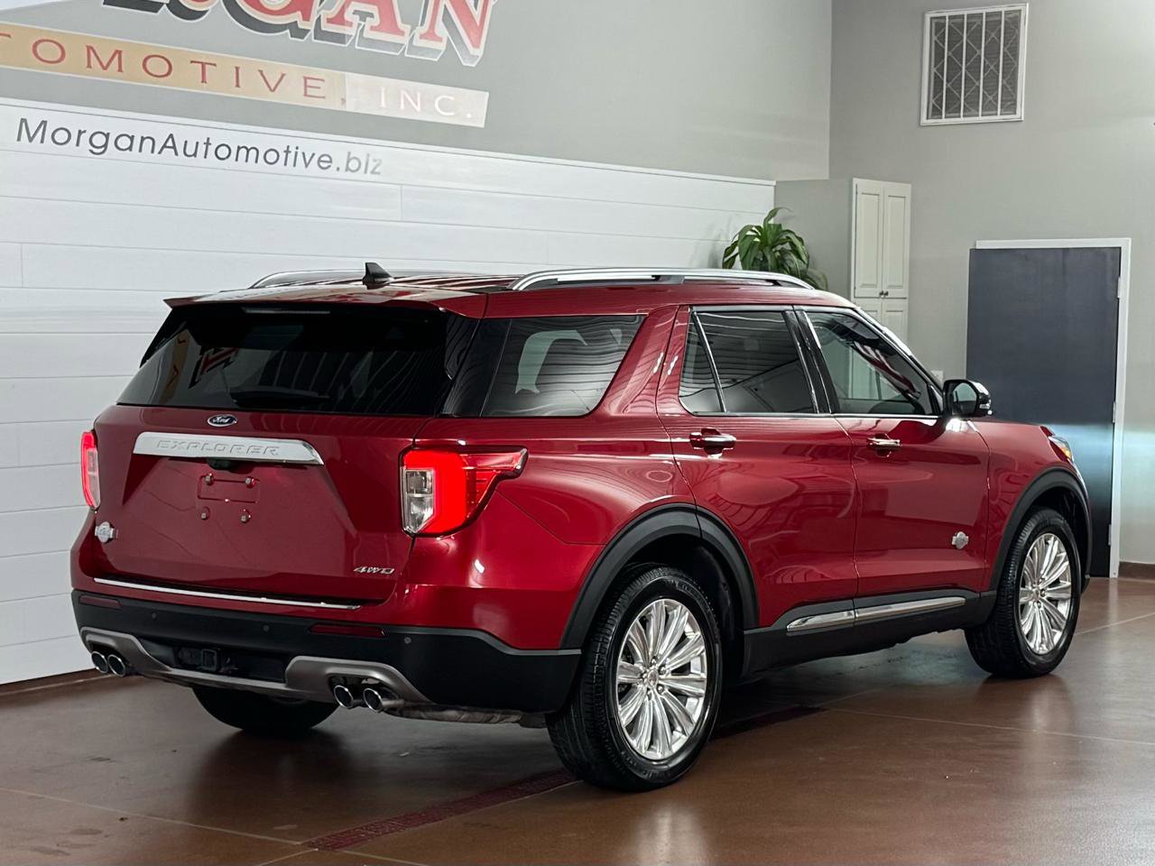 Used 2021 Ford Explorer King Ranch w/ Premium Technology Package AWD/4WD image 3