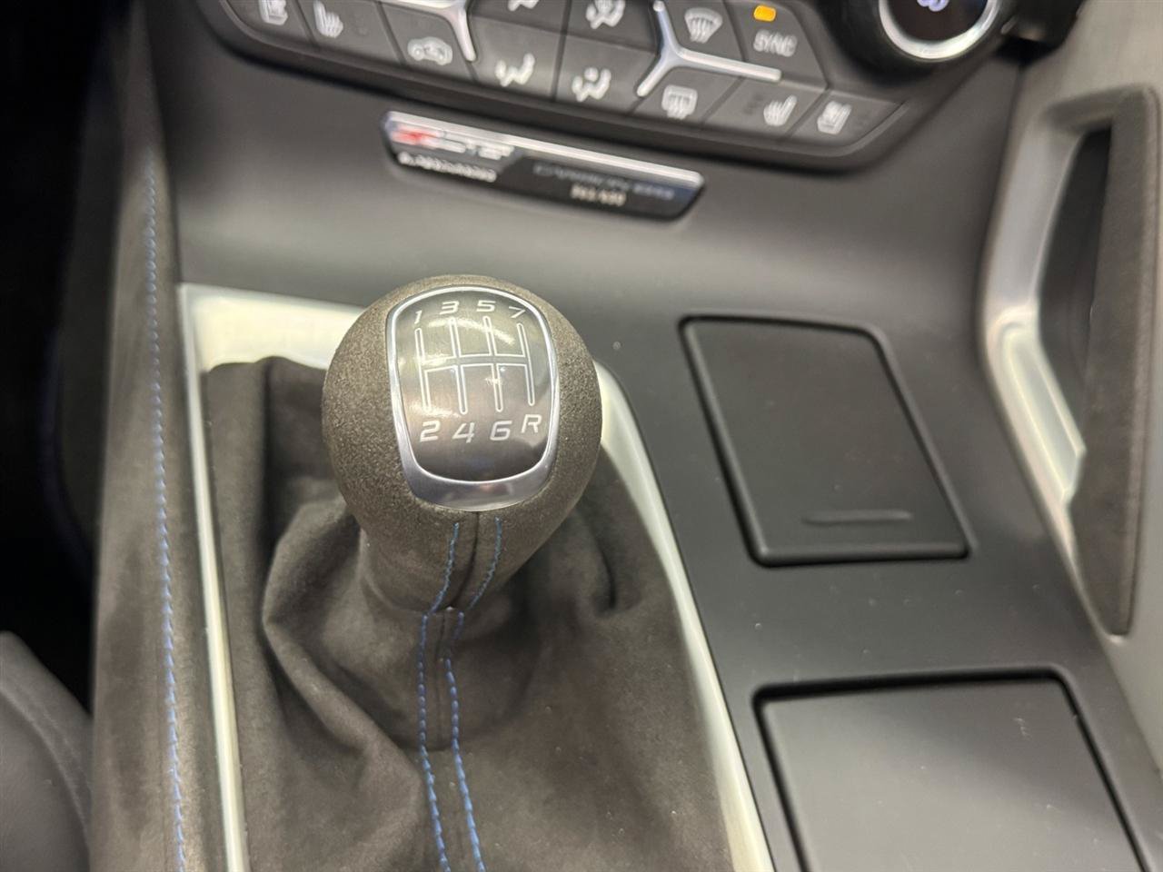 Used 2018 Chevrolet Corvette Z06 w/ Carbon 65 Edition RWD image 21