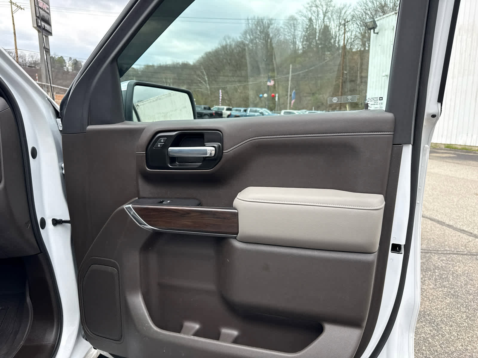 Used 2021 GMC Sierra 1500 SLT image 26