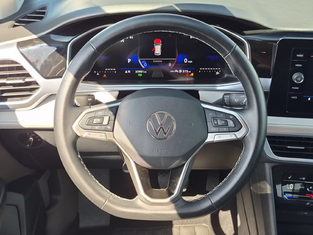 Used 2025 Volkswagen Taos SE AWD/4WD image 22