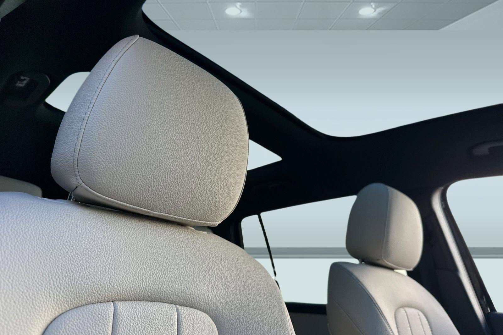 New 2026 Mercedes-Benz GLB 250 image 24