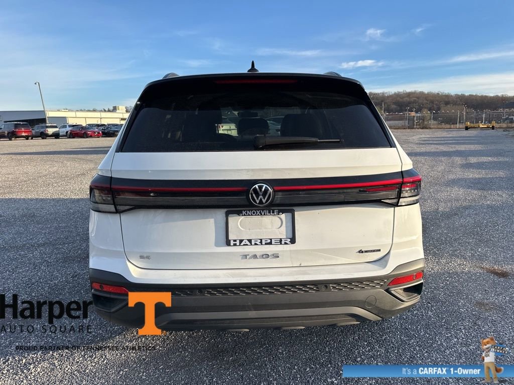 Used 2025 Volkswagen Taos SE image 4