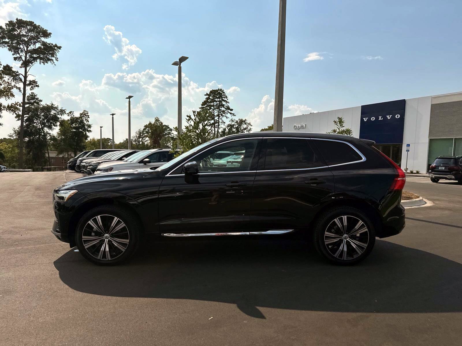 Certified 2023 Volvo XC60 B5 Plus w/ Protection Package Premier image 2