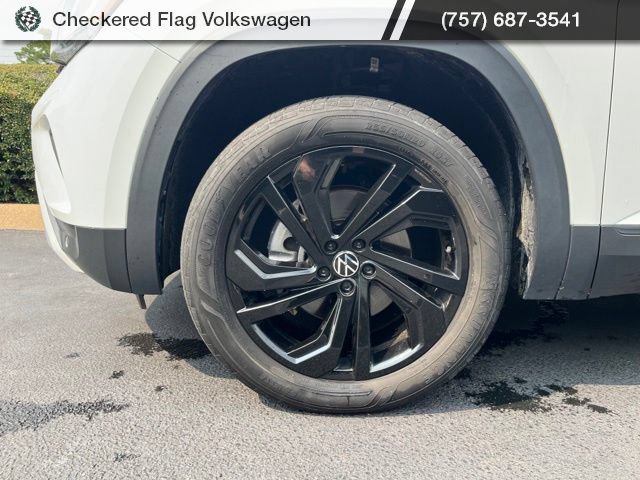 Used 2023 Volkswagen Atlas SE w/ Black Wheel Package AWD/4WD image 5