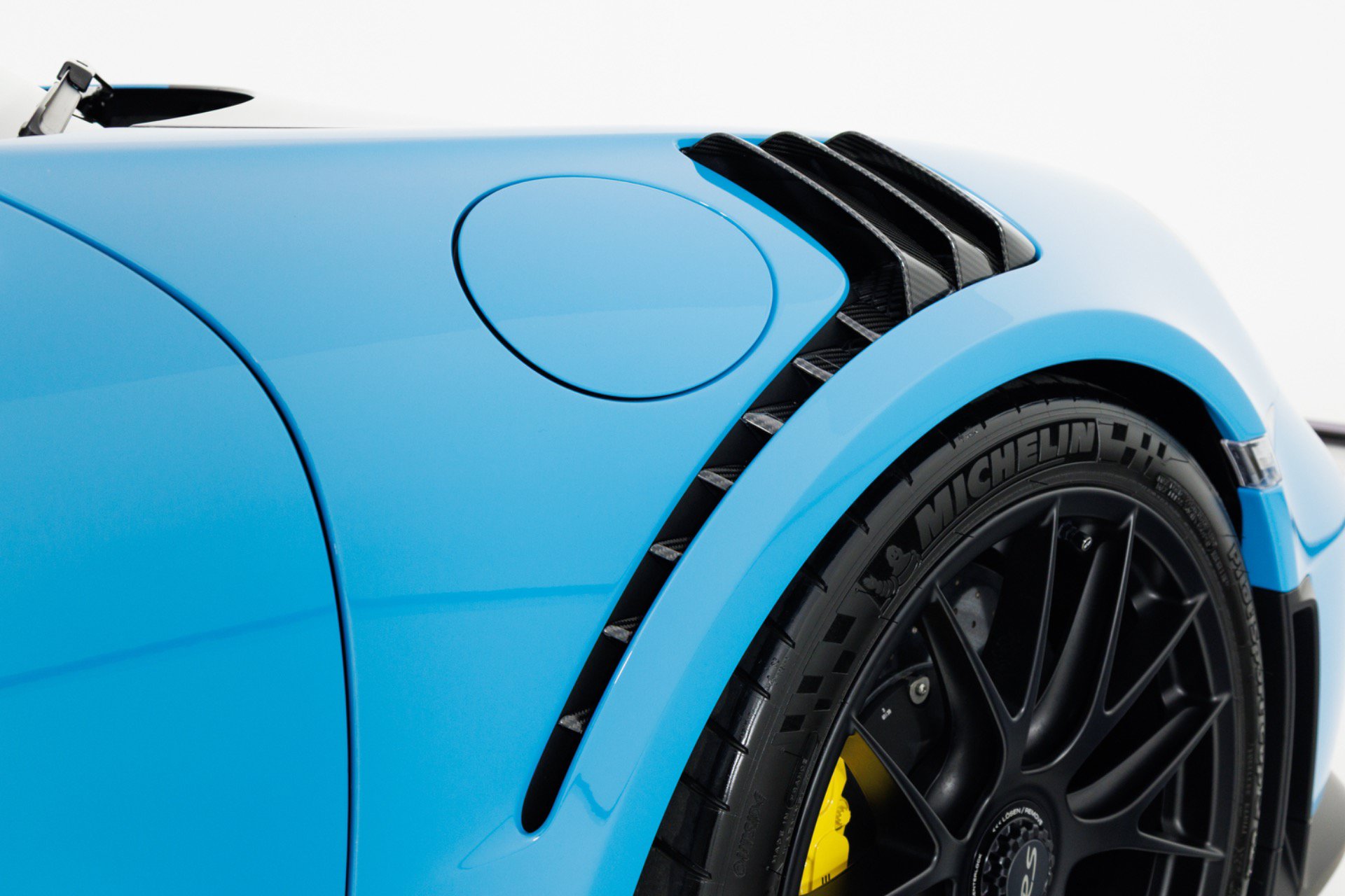 Used 2018 Porsche 911 GT2 RS RWD image 65