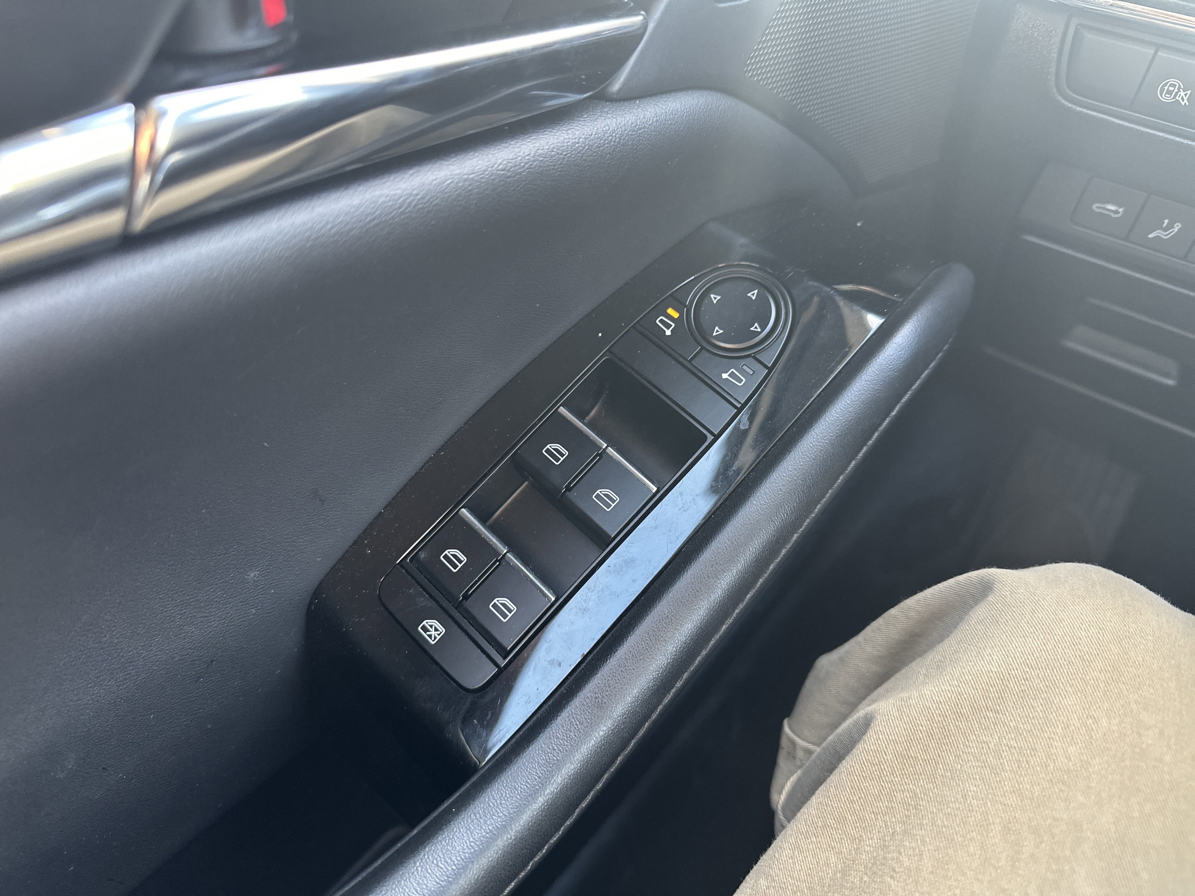 Used 2025 MAZDA MAZDA3 s image 16