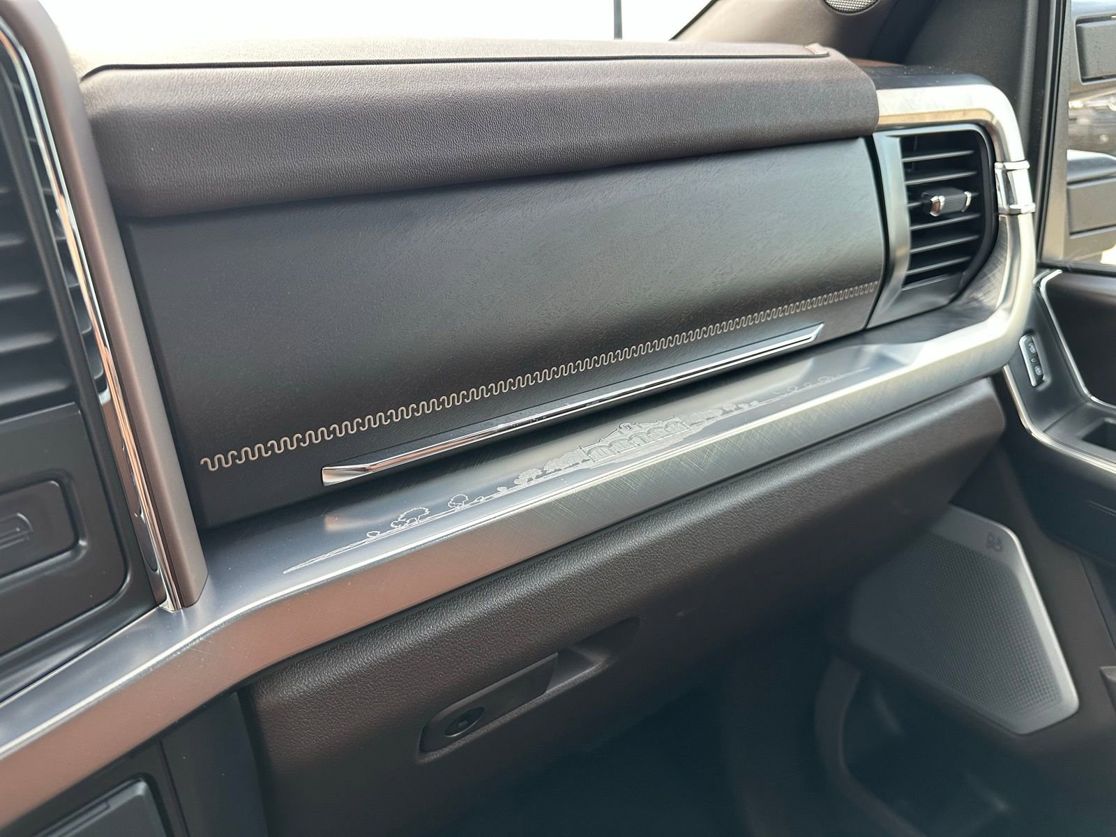 New 2026 Ford F250 King Ranch w/ FX4 Off-Road Package image 30