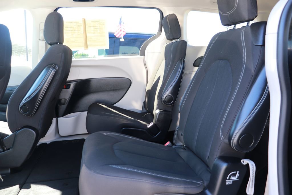 Used 2024 Chrysler Voyager LX image 11