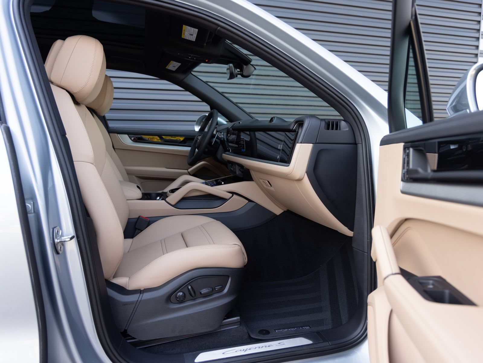 New 2026 Porsche Cayenne S AWD/4WD image 33