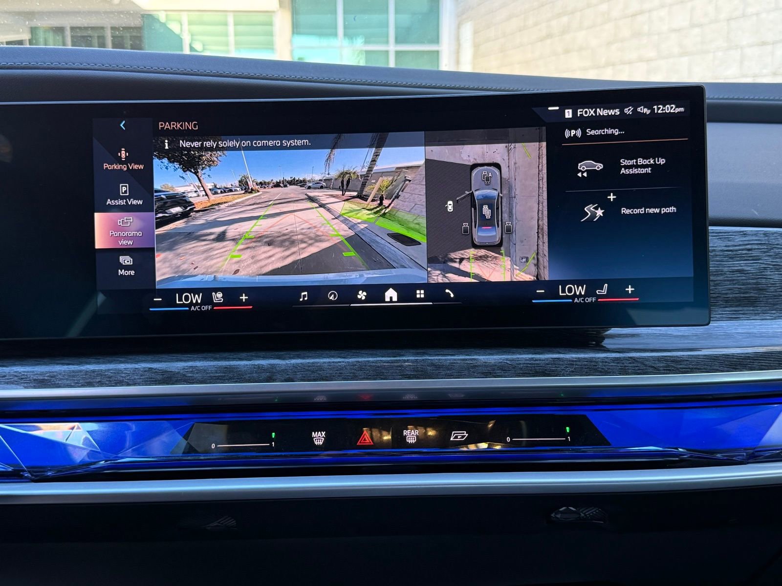 Used 2025 BMW i7 eDrive50 w/ M Sport Package image 31