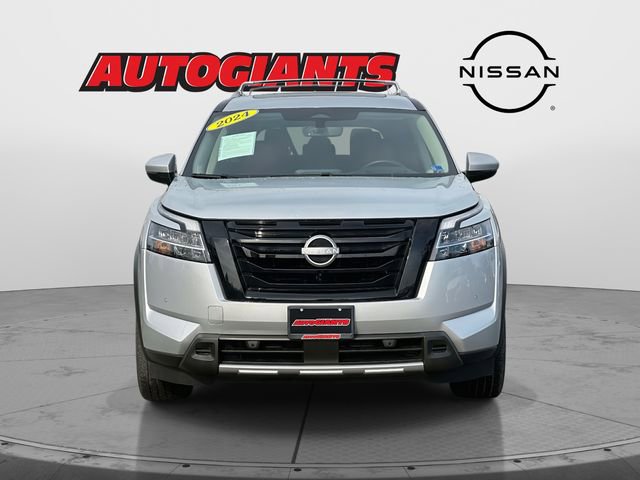 Used 2024 Nissan Pathfinder Platinum w/ Black Appearance Package image 7