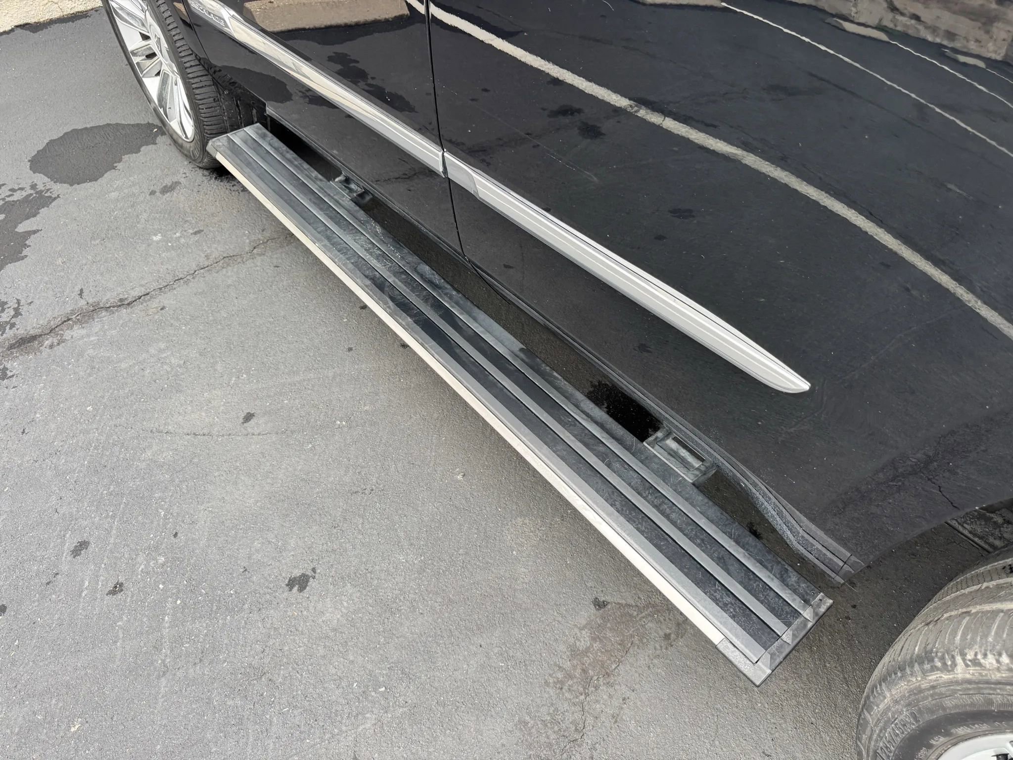 Used 2016 Cadillac Escalade Premium image 37