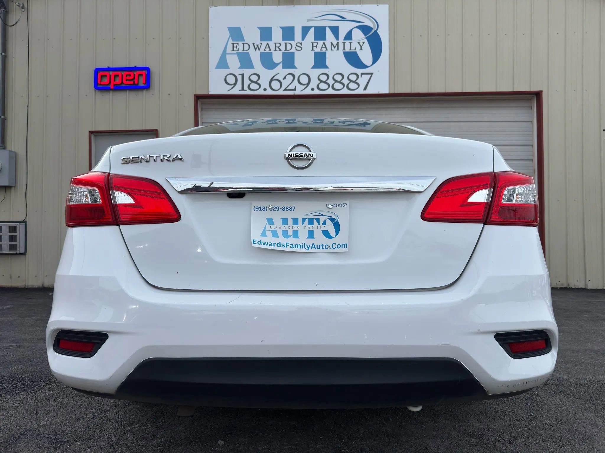 Used 2018 Nissan Sentra S image 18